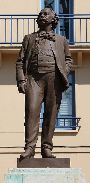 Rouen_-_Statue_de_Gustave_Flaubert_-_Léopold_Bernstamm_-_02