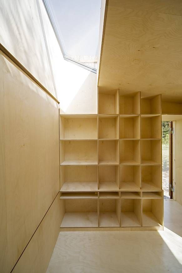 read nest shelves