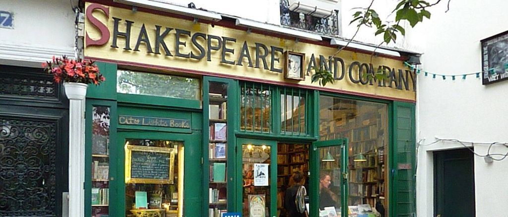 Shakespeare and Co.: How to sleep in Paris for free – SheKnows