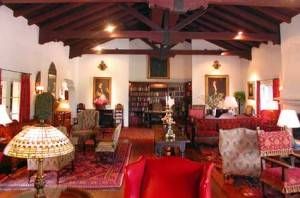 Photo of the library in the Arizona Inn