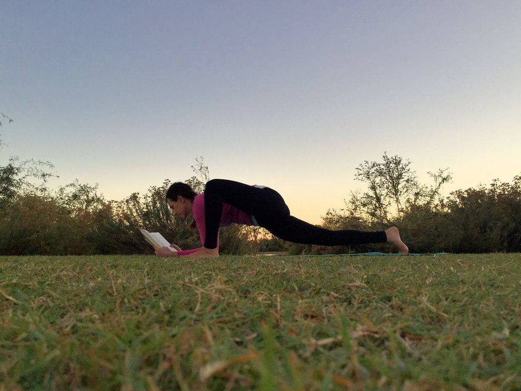 Lizard yoga pose for reading 