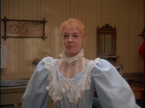 anne shirley puffed sleeves