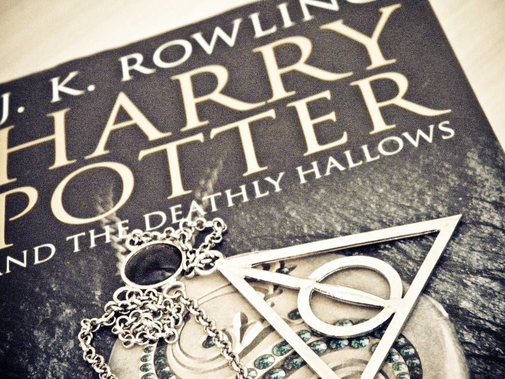 cover of Harry Potter and the Deathly Hallows