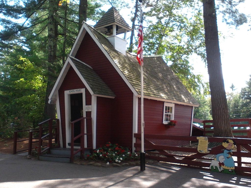 "Old school house" by Jennifer Morton is licensed under CC BY-ND 2.0.
