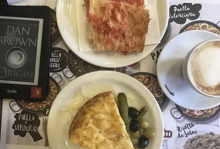 Reading While Traveling in Barcelona