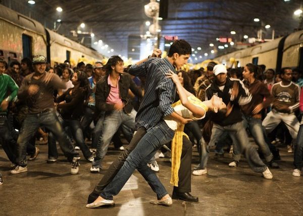 Scene from Slumdog Millionaire in 10 Movies You Didn't Know Were Based on Books | BookRiot.com