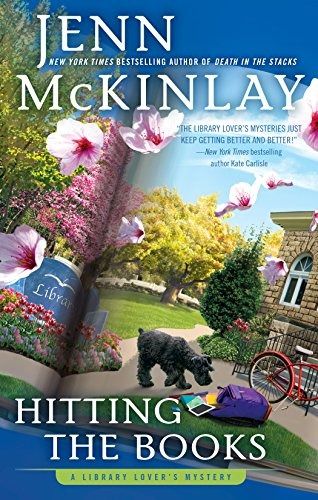Hitting the Books (A Library Lover's Mystery) by Jenn McKinlay | BOOK RIOT