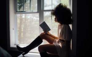 black-woman-reading