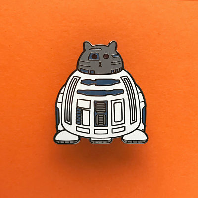 Star Wars R2D2 droid as a fat cat enamel pin