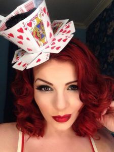 https://s2982.pcdn.co/wp-content/uploads/2019/06/28-queen-of-hearts-costume-ideas-and-diy-tutorials-225x300.jpg.optimal.jpg