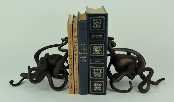 Cast-iron octopus bookends