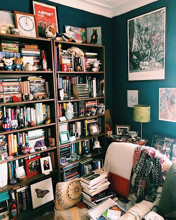 How to Handle a Lot of Books in a Small Apartment - 38