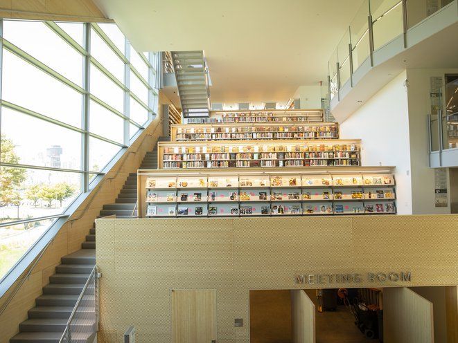 The inaccessible floors of the HUnters Point library