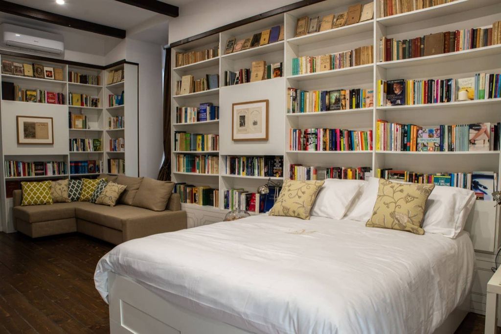 Plan Your Dream Reading Vacation in a Literary Airbnb - 15