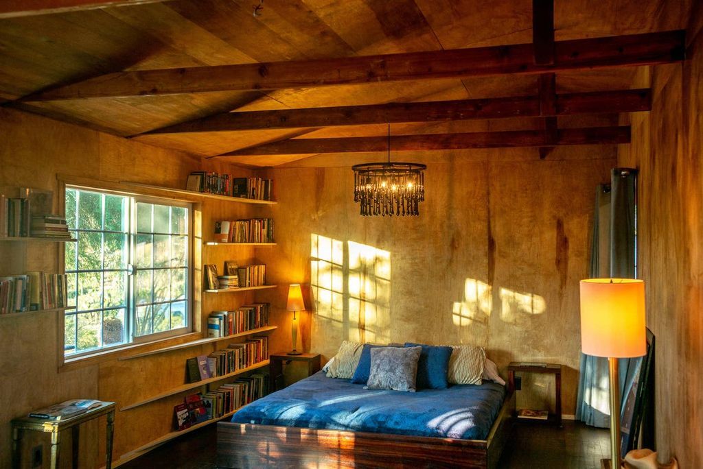 Plan Your Dream Reading Vacation in a Literary Airbnb - 71