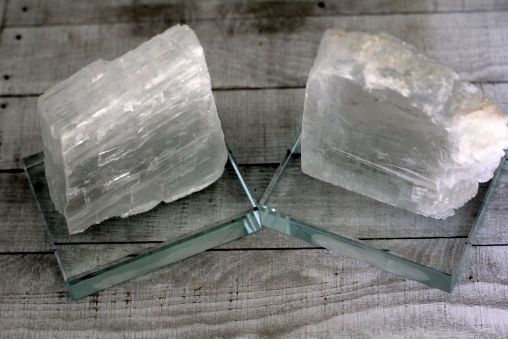 21 Sets of Crystal Bookends You Will Drool Over - 17