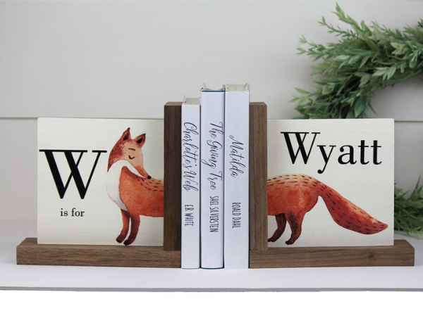 16 Personalized Bookends for Your Home Library - 79