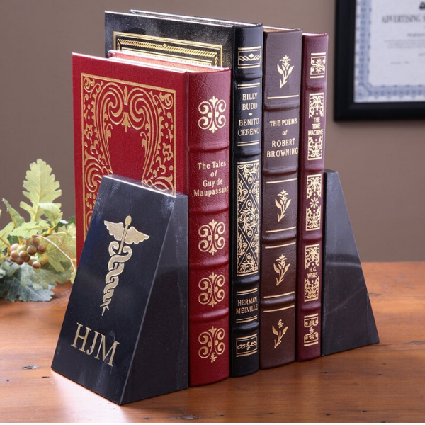 16 Personalized Bookends for Your Home Library - 98