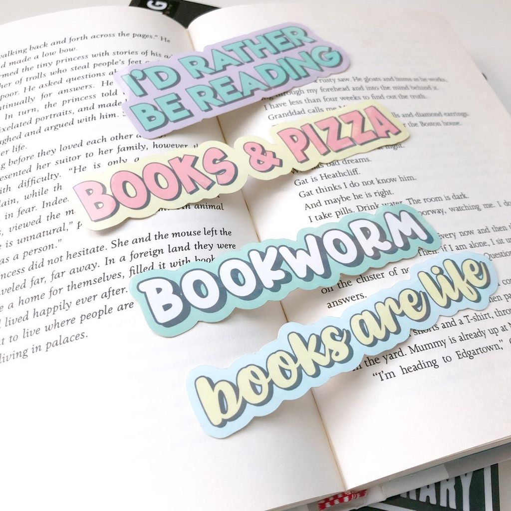 Bookworm i love reading - Book - Sticker