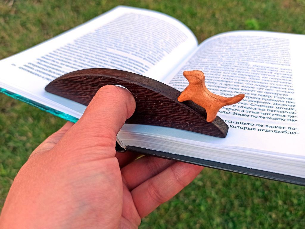 Wooden Thumb Book Holder with Dog