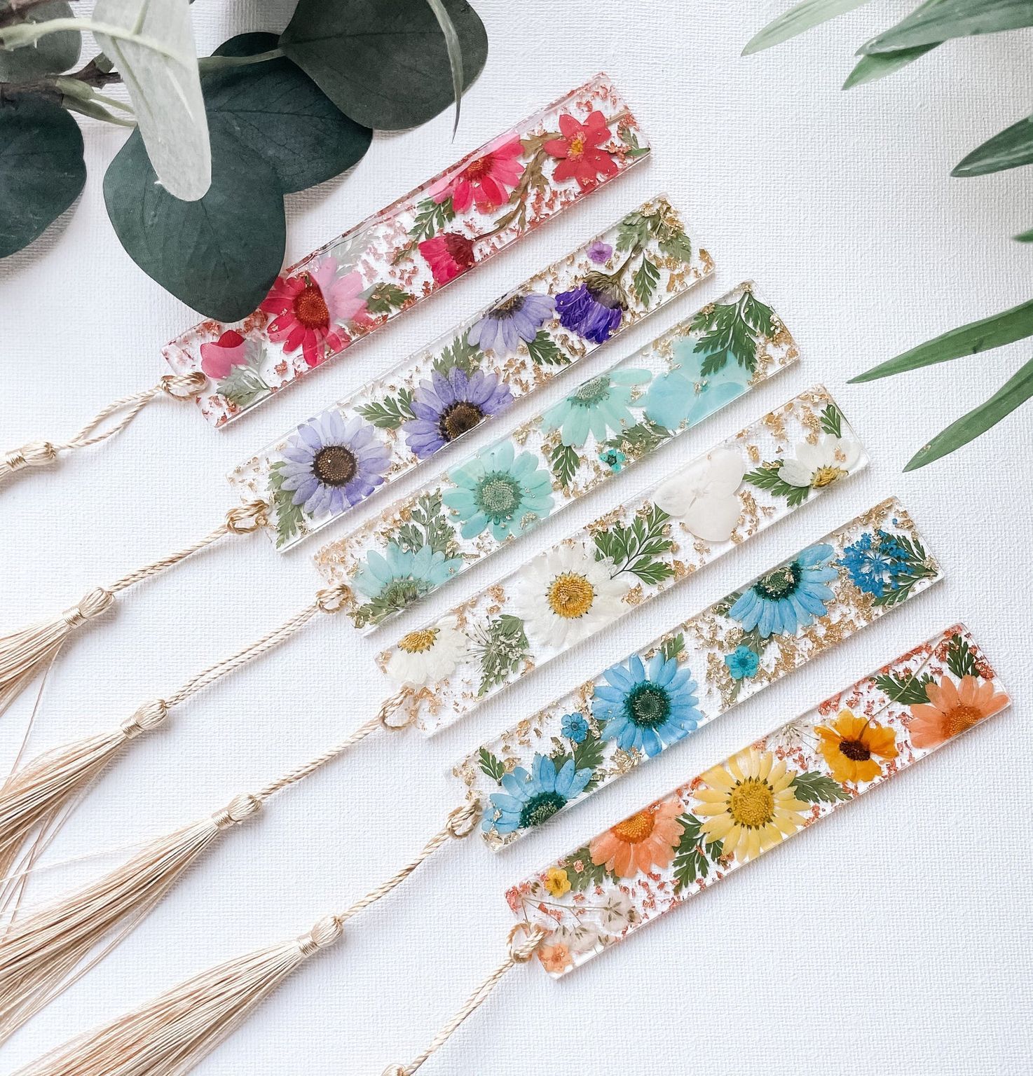 Save Your Place With These Pressed Flower Bookmarks