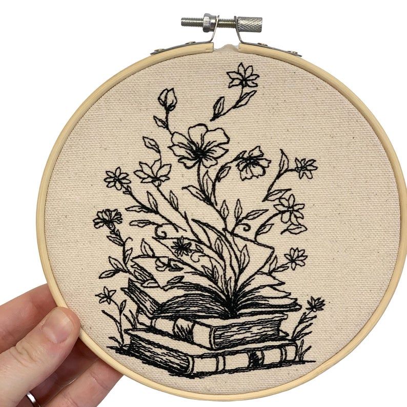 The Best Bookish Spring Decor for a Cheerful Space - 99