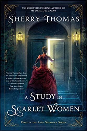 Kırmızı elbiseli bir kadının, geceye ışık saçan bir kapıdan içeri girdiğini gösteren A Study in Scarlet Women'ın kitap kapağı