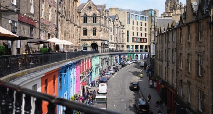 street scene in edinburgh scotland