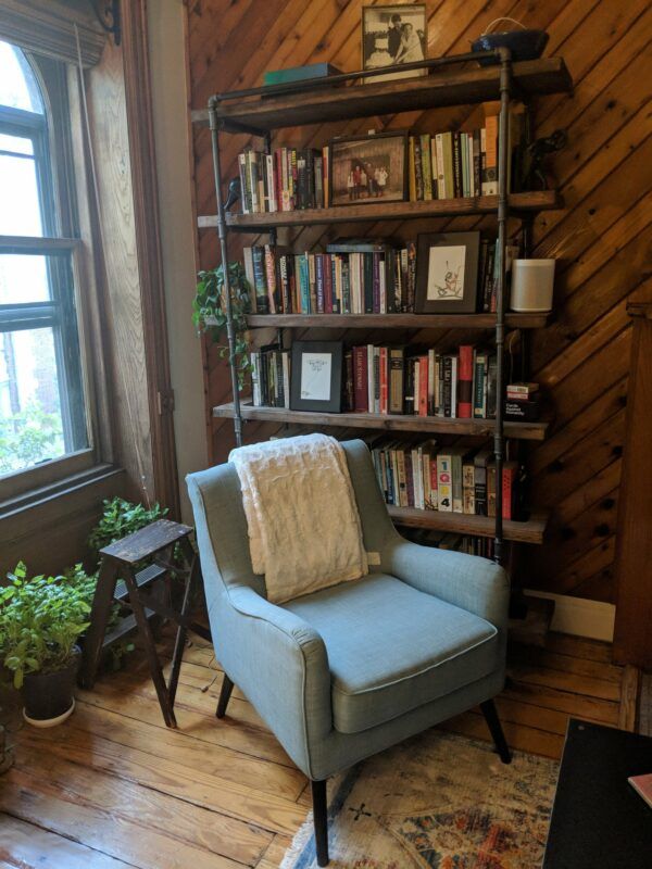 Gorgeous Farmhouse Bookshelves for Every Room - 11