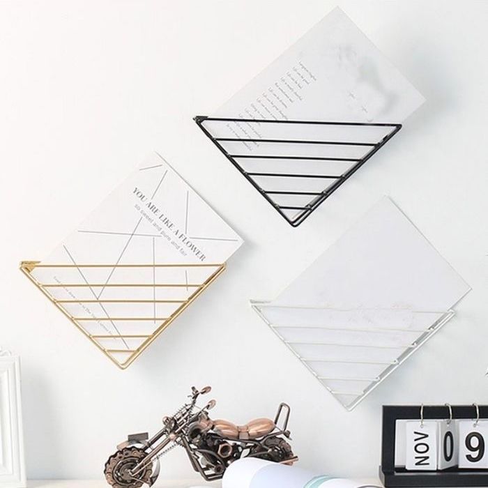 Triangle-shaped wire racks