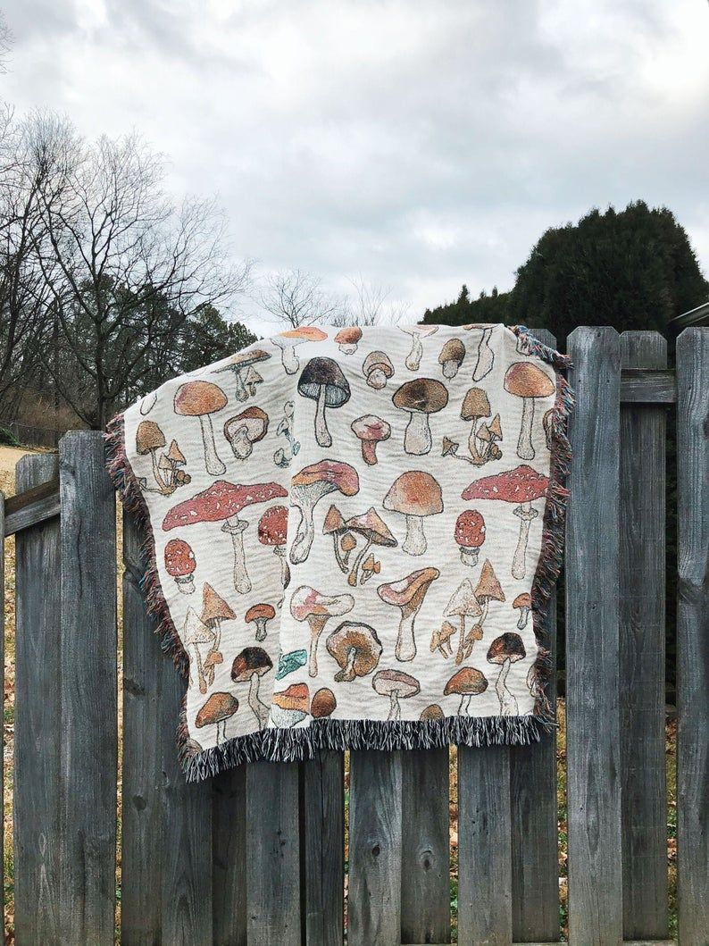 Mushroom Fungi Pattern Woven Throw Blanket in Beige