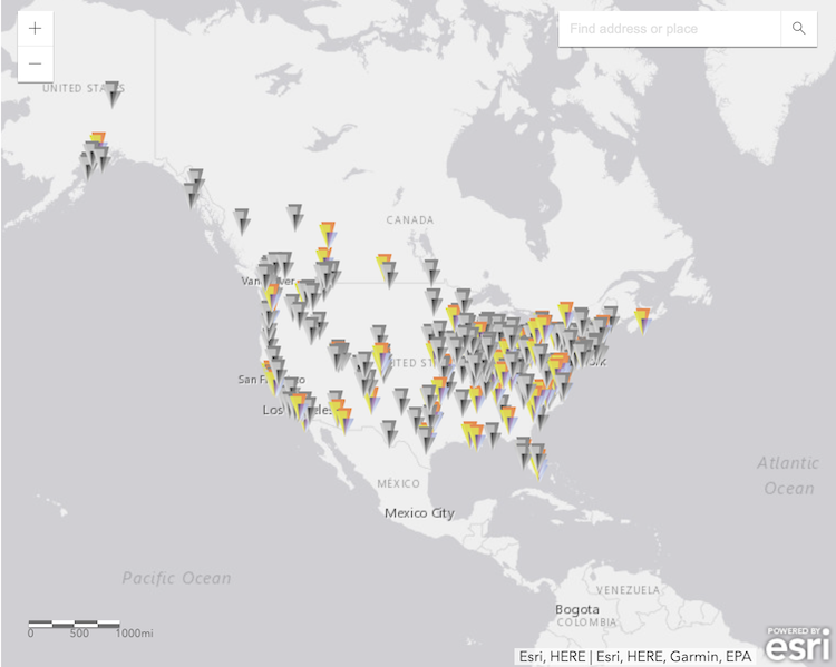A map of most of North America with small flags for libraries that have gone fine-free. There are more flags than the previous image, showing a significant increase in fine-free libraries since April 2020. 