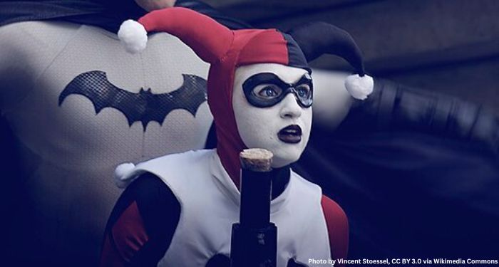 An image of a cosplayer dressed as Harley Quinn
