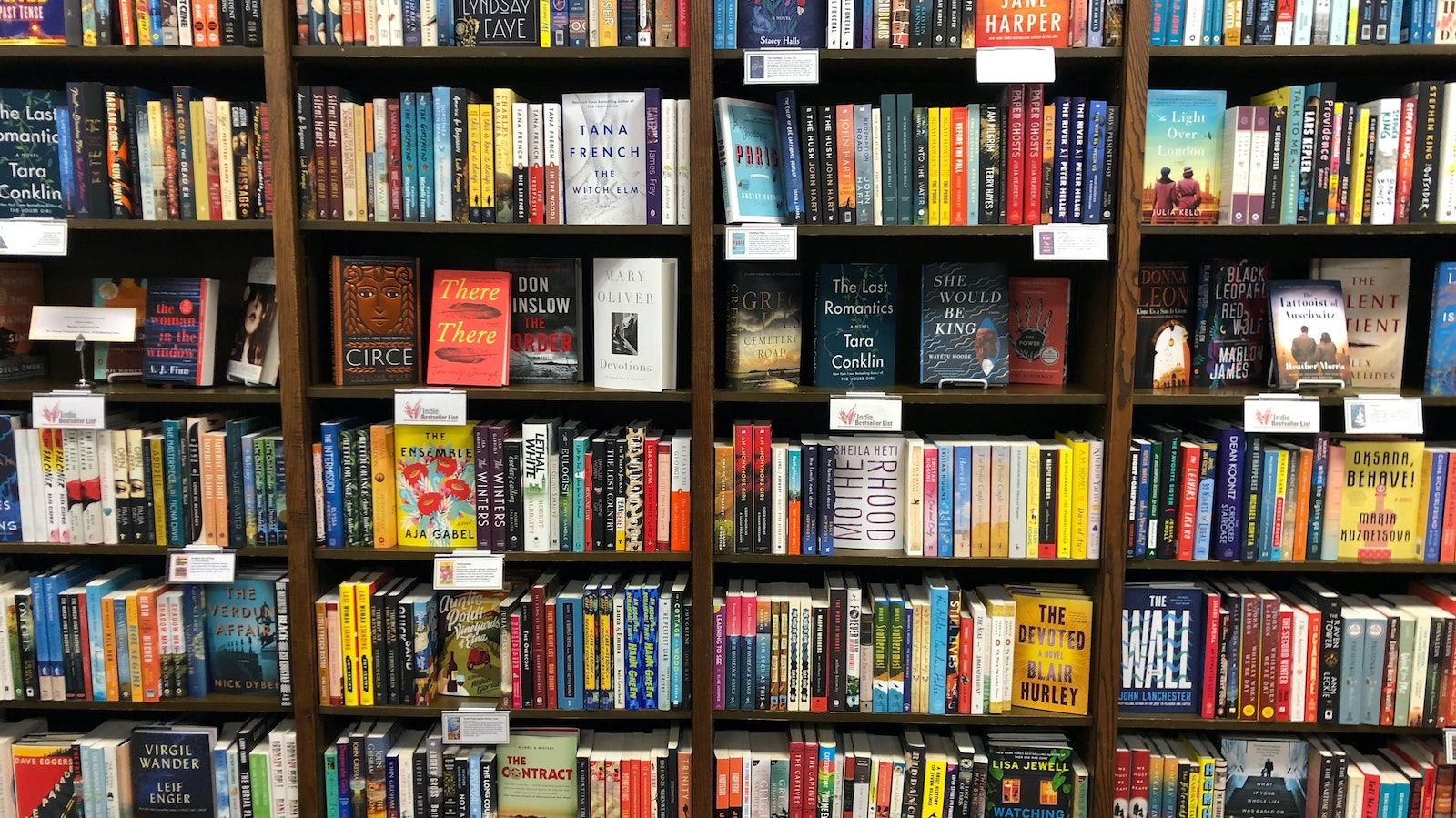 Indie bookstores find innovative ways to thrive with online, pop