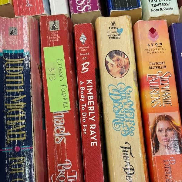 6 Book Fair Photos that Prove Romance Novels and Readers are the Best - 28