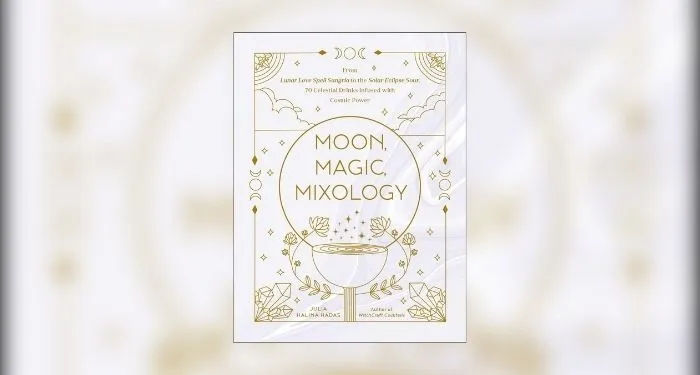 Book cover ofMoon, Magic, Mixology by Julia Halina Hadas