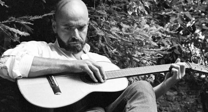 image of shel silverstein with guitar