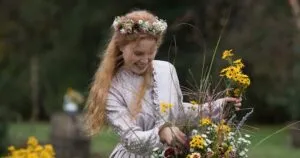 Image of Beth March from Little Women: 2019 film