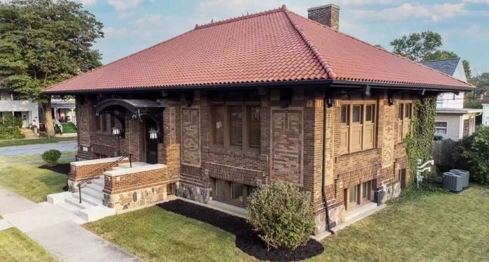 Image of exterior of Kendallville Public Library