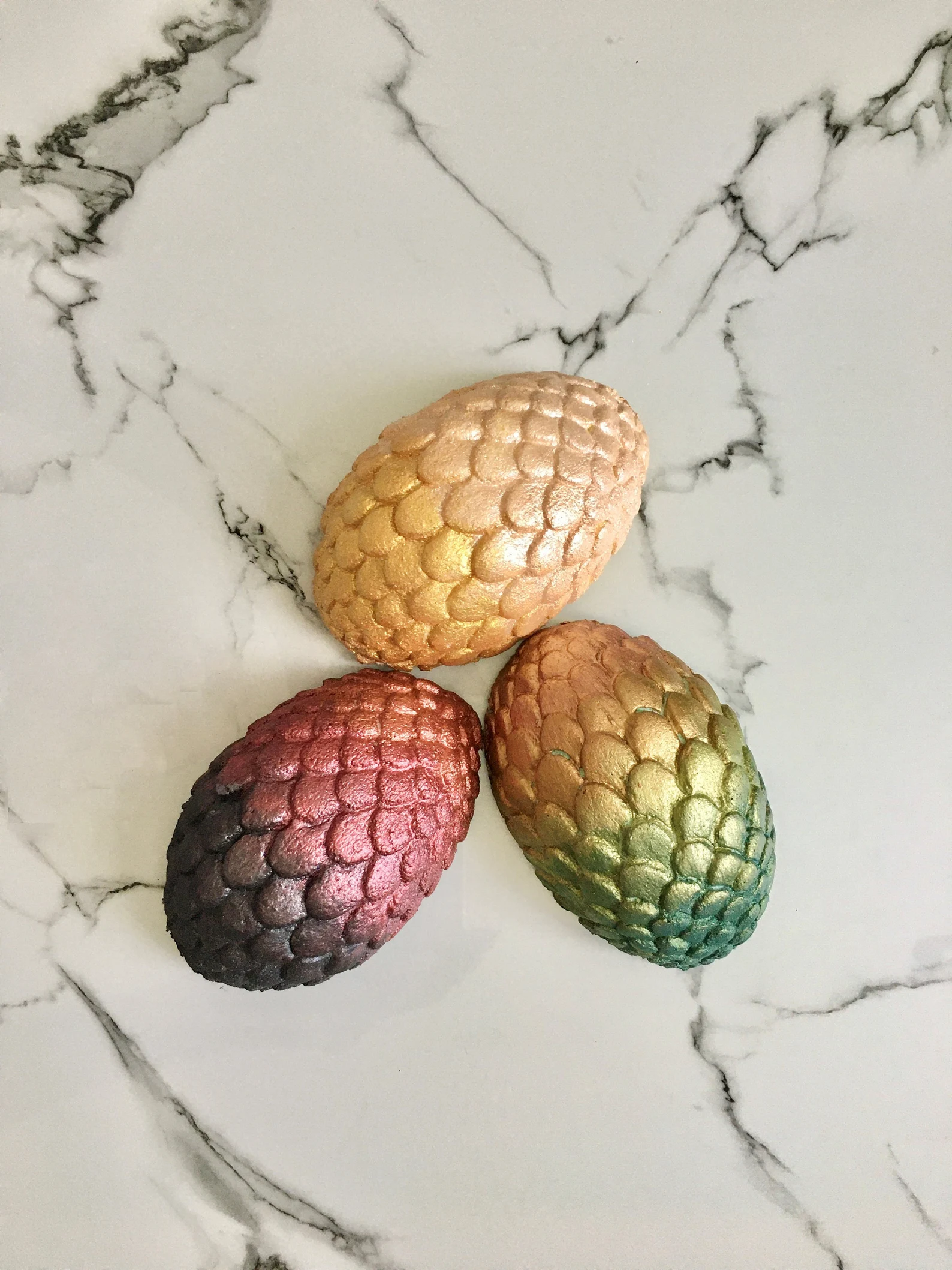 Etsy: bath bombs shaped like Game of Thrones-style dragon eggs