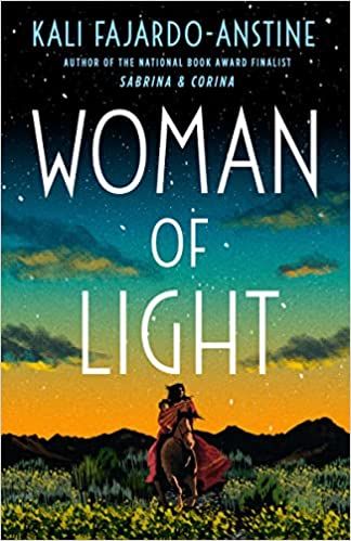 Kali Fajardo-Anstine的《Woman of Light》封面;一幅土著妇女身穿红色连衣裙，在落日前骑着一匹棕色的马的插图