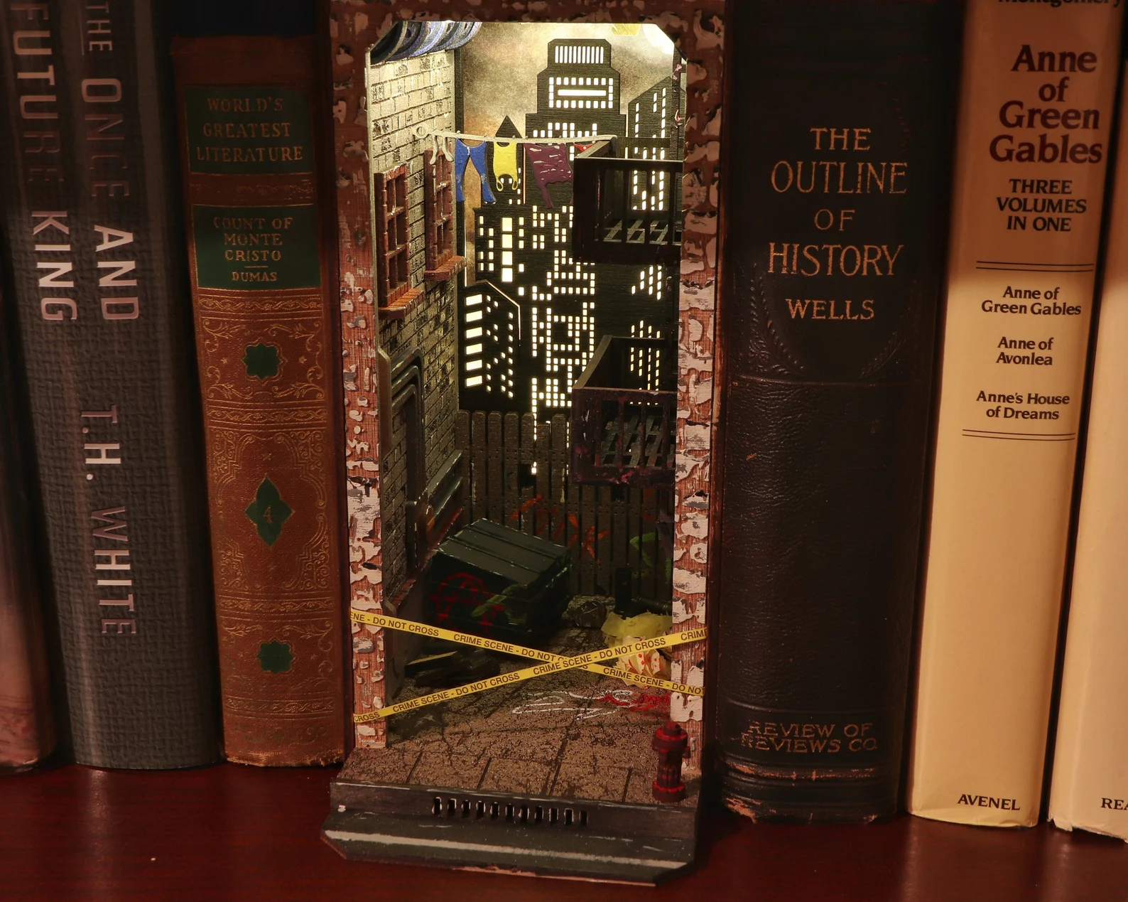 crime scene book nook