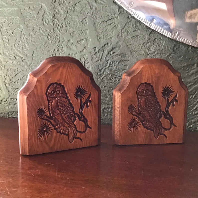 Set of wooden vintage owl bookends