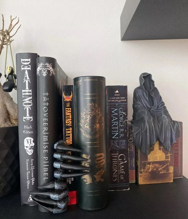 Book end Creative Anime Bookends Wrought Iron Bookstand Home Decoration  Office School Supplies Stationery Gift Student bookends Color  Black   Amazonca Home