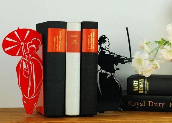 Image of Japan-inspired bookends, with geisha and samurai