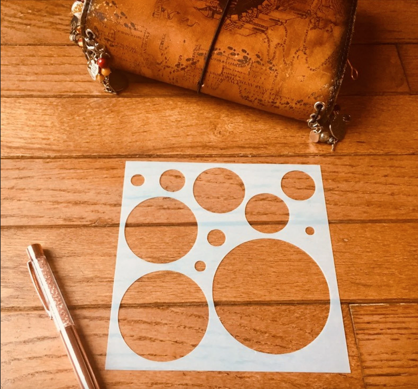 Stencil for differently sized circles