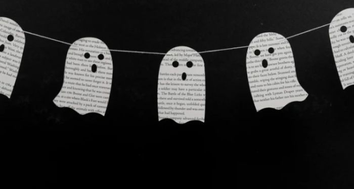 bookish ghost garland