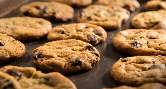 The GIANT chocolate chip cookie  Nadiya's Time to Eat - BBC 