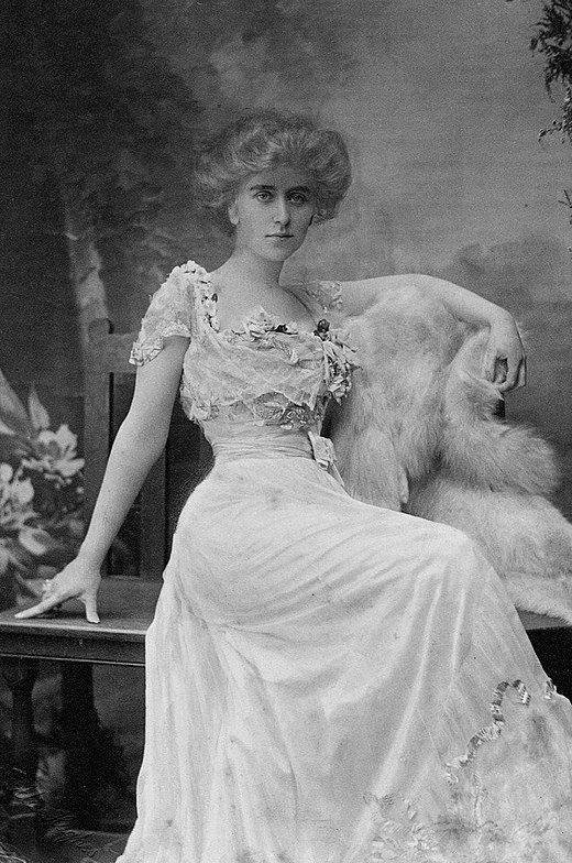 natalie clifford barney photograph taken by alice hughes in 1898