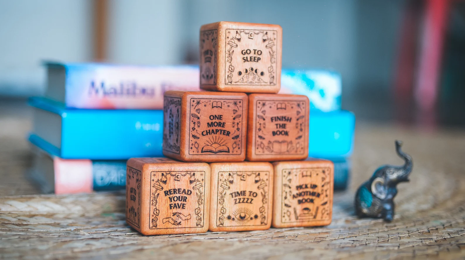 Image of set of six readers' dice.